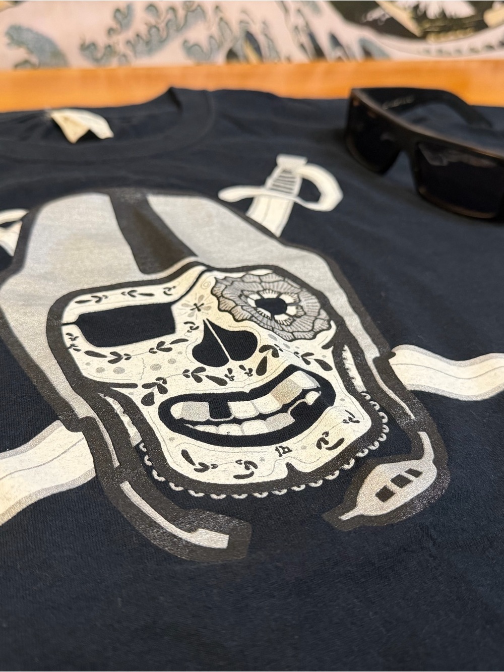 kikxster Black Oakland Raiders Day of the Dead tee #NFL #skater #bayarea